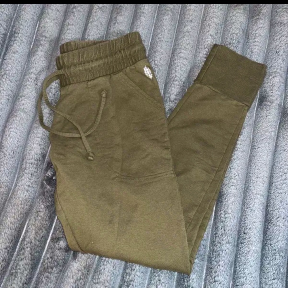 FPmovement joggers. In perfect condition